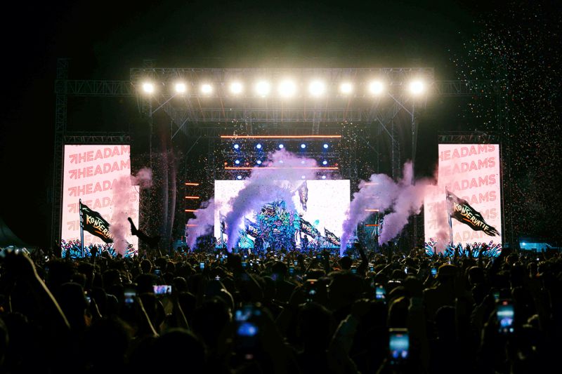 Merayakan lima tahun perjalanan, Cherrypop 2026 hadir di Candi Prambanan dengan tema “Repelita Musik”, menghadirkan pengalaman festival yang lebih hangat dan berkesan.